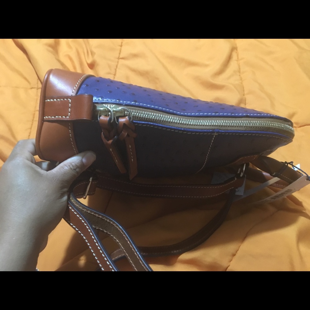 Dooney & Bourke - Picture 4 of 8